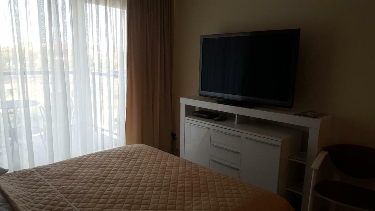 Wroclaw Apartamenty Kepa Mieszczanska Bagian luar foto